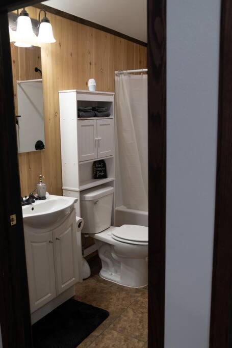 Holiday home Rustic 2 Bedroom 20 Mins From Calamus Res. Taylor