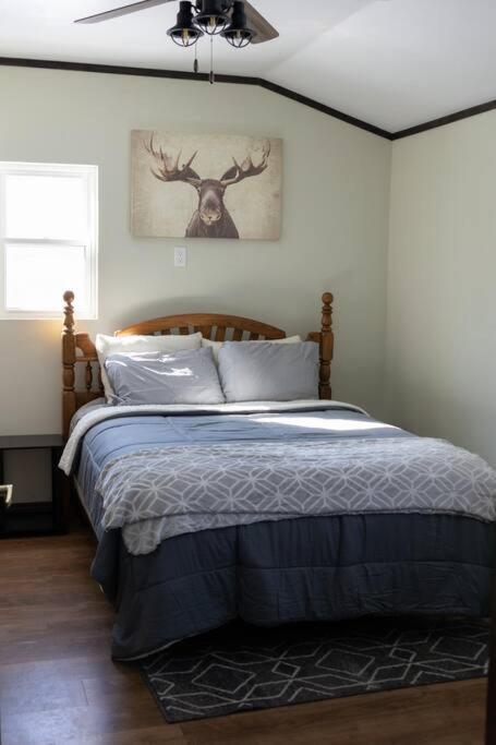 Rustic 2 Bedroom 20 Mins From Calamus Res. Holiday home